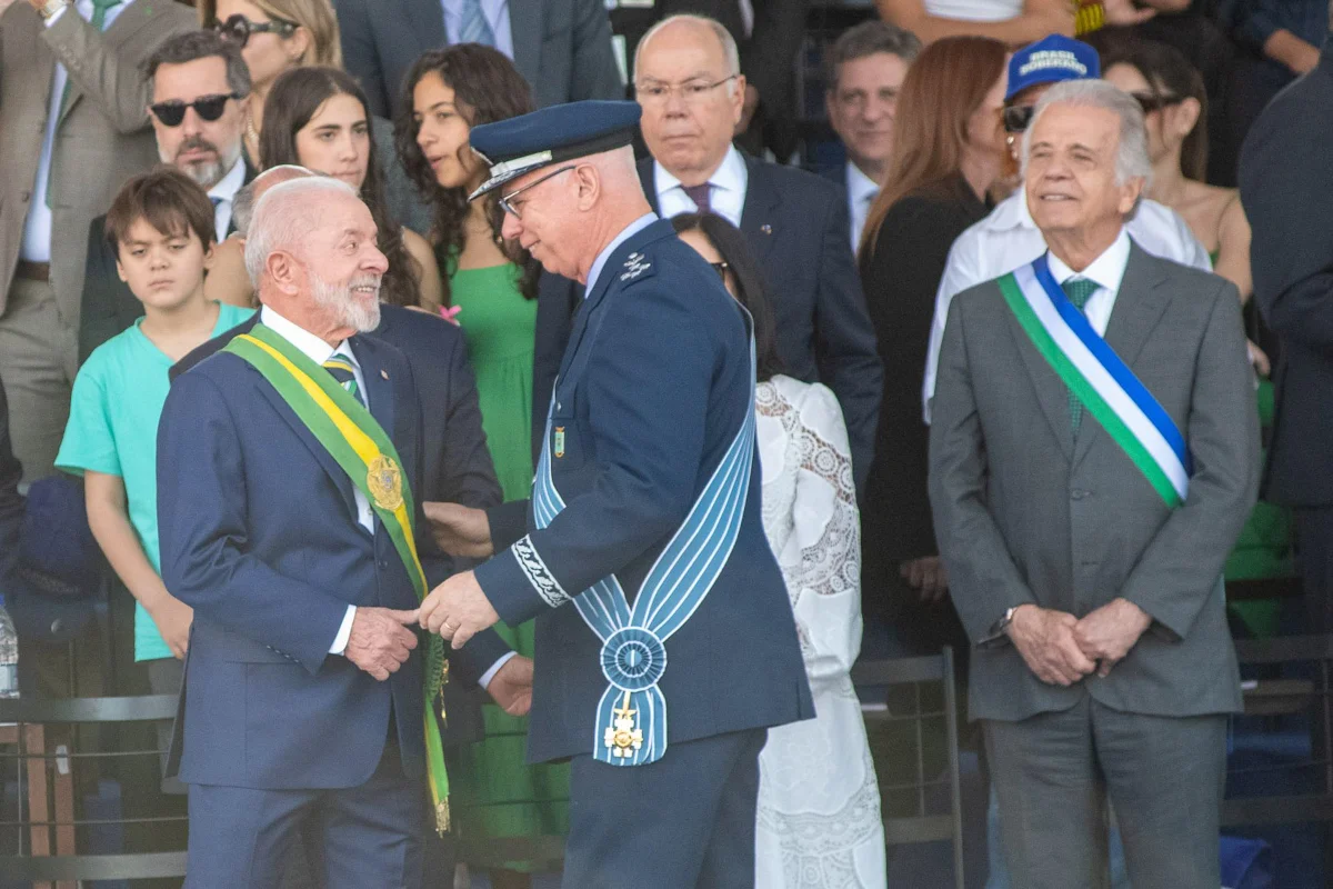 Ministros de Lula e autoridades vão ao desfile de 7 de Setembro - imagem 16 Ministros de Lula e autoridades vão ao desfile de 7 de Setembro - imagem 16