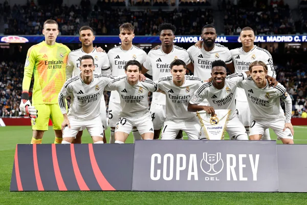 Imagem colorida dos jogadores do Real Madrid - Metrópoles