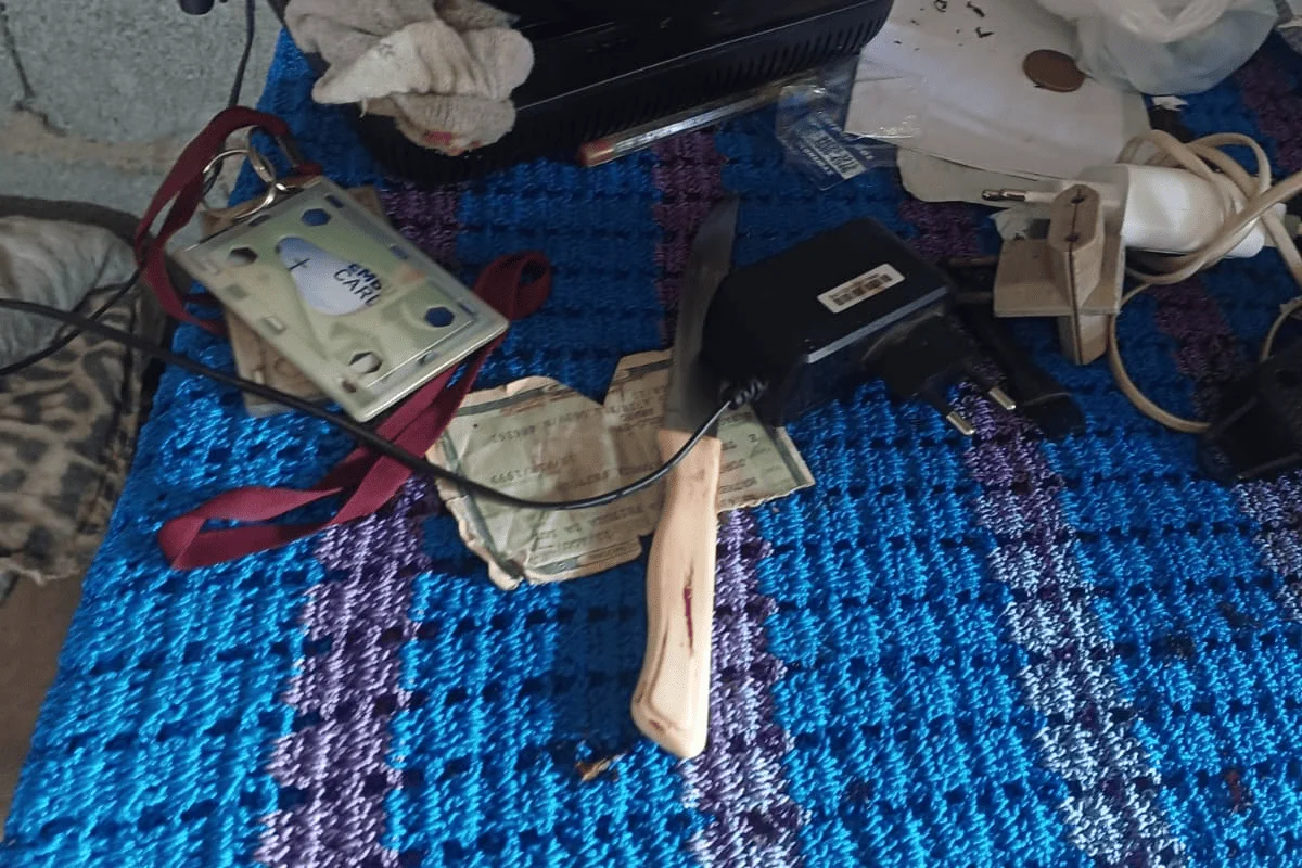 Homem é preso após esfaquear e dar pauladas nos próprios pais na Grande SP