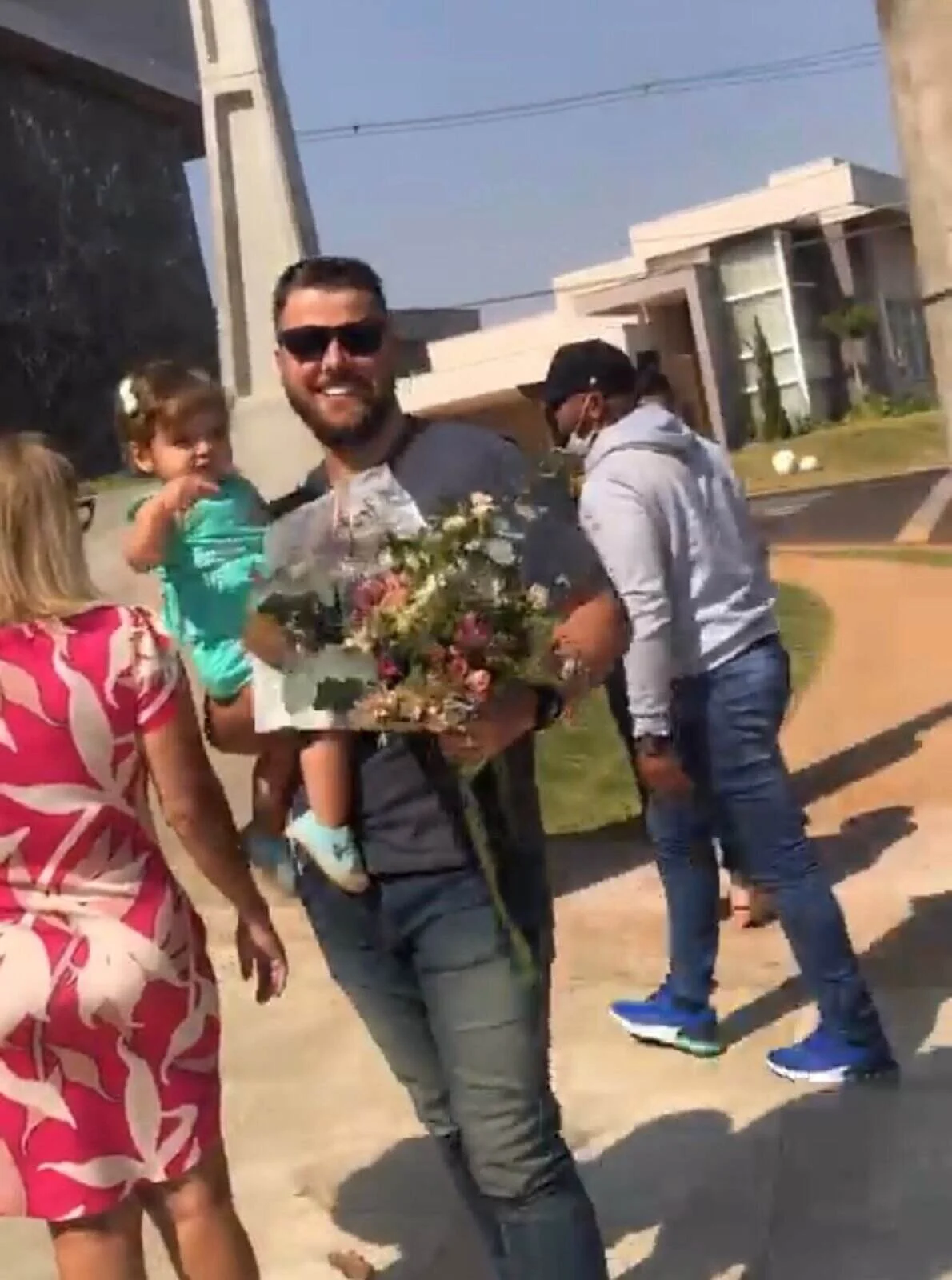 Zé Neto e a filha Angelina Zé Neto e a filha Angelina