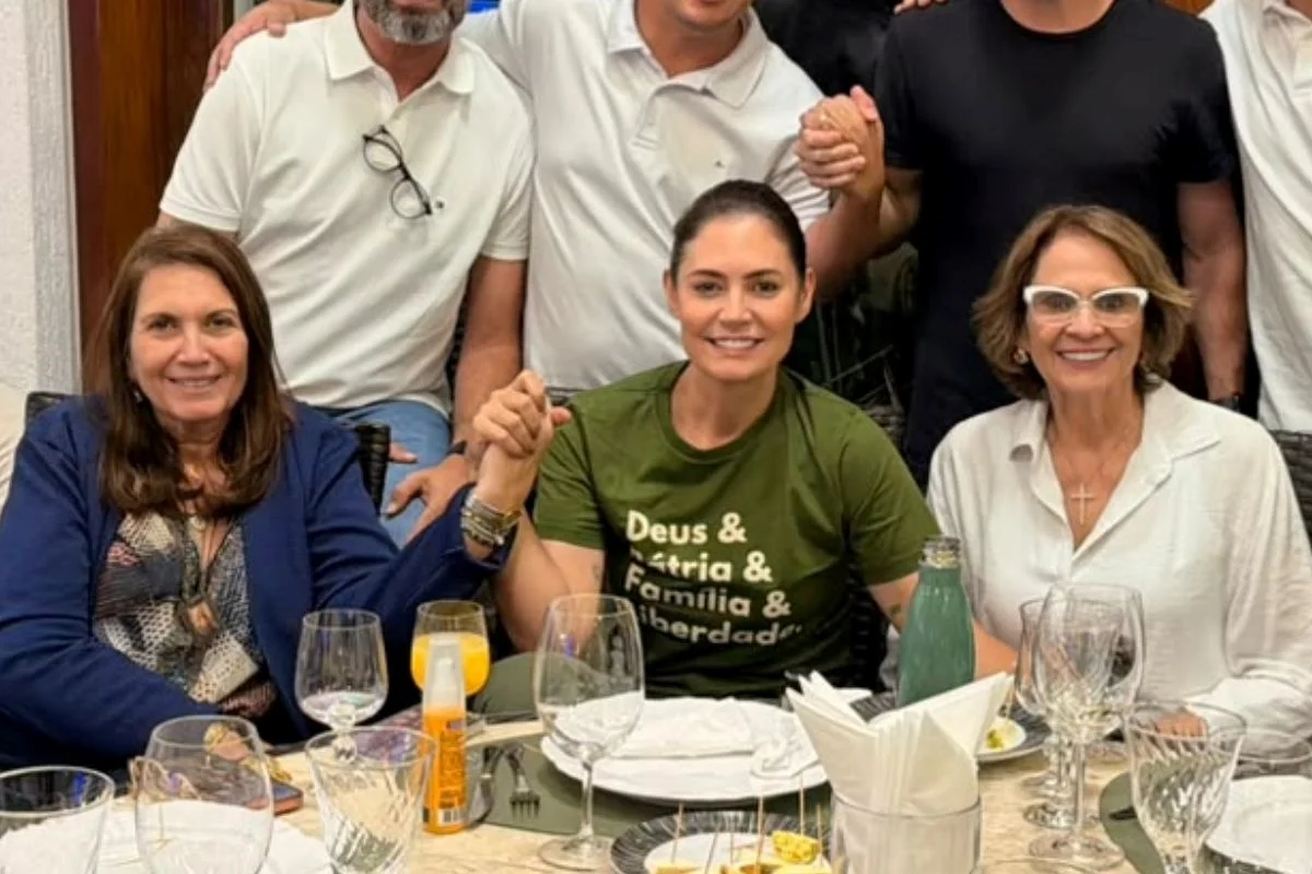 Michelle Bolsonaro e Bia Kicis são eleitas senadoras pelo DF - imagem 5 Michelle Bolsonaro e Bia Kicis são eleitas senadoras pelo DF - imagem 5