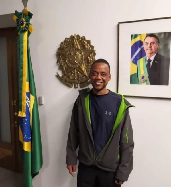 Bolsonaro vai encontrar no Rio ex-motorista que foi detido na Rússia