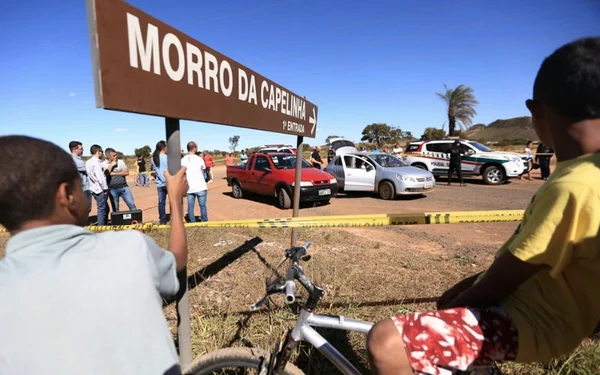 Casal é encontrado morto dentro de carro no Morro da Capelinha