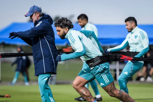 Foto colorida de Gabigol durante treino do Cruzeiro nos Estados Unidos - Metrópoles