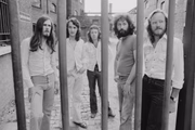 Supertramp — Da esquerda para a direita: o baixista Dougie Thomson, o vocalista e guitarrista Roger Hodgson, o baterista Bob Siebenberg, o vocalista e tecladista Rick Davies e o saxofonista John Helliwell