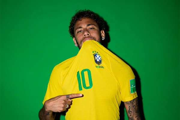 Brasil vai vestir camisa amarela contra a Suíça na estreia na Copa