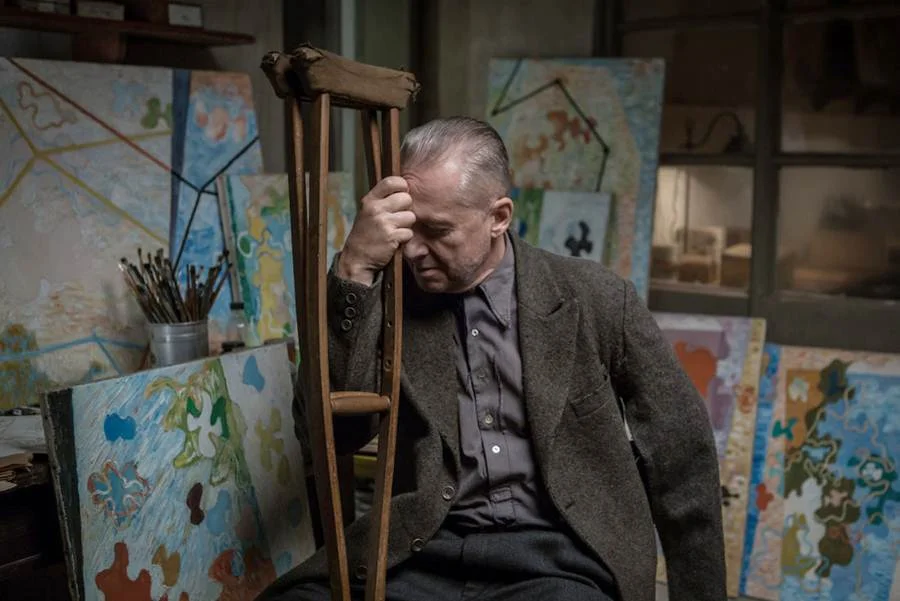 Morto em 2016, aos 90 anos, o polonês Andrzej Wajda construiu uma respeitada carreira de crônicas sobre dignidade humana em tempos difíceis e retratos políticos e históricos. Seu último longa, <a href="http://www.metropoles.com/filme/afterimage" target="_blank">"Afterimage"</a>, repassa a trajetória do vanguardista Wladyslaw Strzeminski, artista que enfrentou a pesada ditadura stalinista para seguir trabalhando. <a href="https://www.youtube.com/watch?v=pRKUxnE9_cw" target="_blank">Veja trailer</a> Morto em 2016, aos 90 anos, o polonês Andrzej Wajda construiu uma respeitada carreira de crônicas sobre dignidade humana em tempos difíceis e retratos políticos e históricos. Seu último longa, <a href="http://www.metropoles.com/filme/afterimage" target="_blank">"Afterimage"</a>, repassa a trajetória do vanguardista Wladyslaw Strzeminski, artista que enfrentou a pesada ditadura stalinista para seguir trabalhando. <a href="https://www.youtube.com/watch?v=pRKUxnE9_cw" target="_blank">Veja trailer</a>