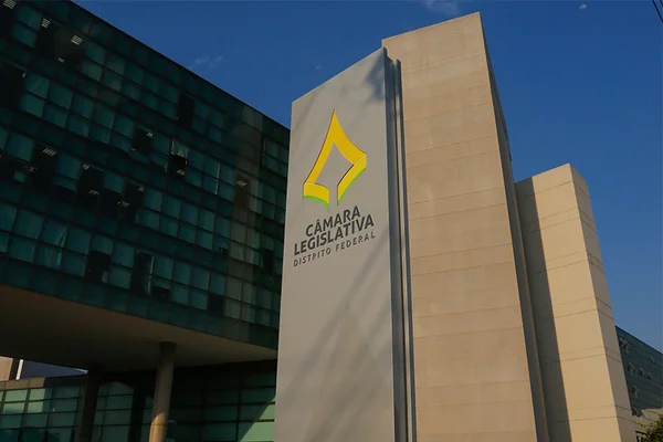 CLDF exonera delegado que foi alvo de ação contra máfia dos concursos