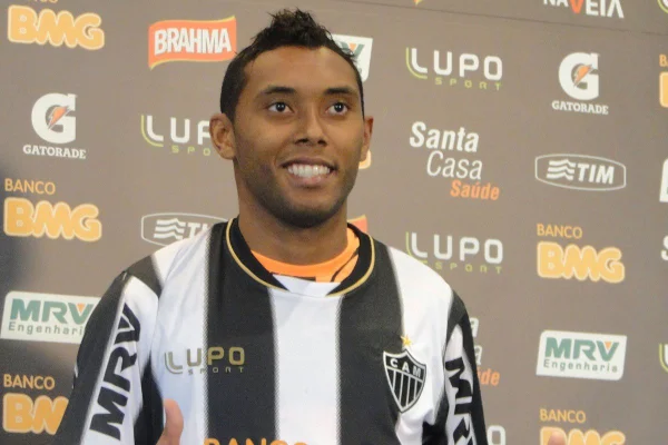 Claudinei quando foi apresentado pelo Atlético-MG