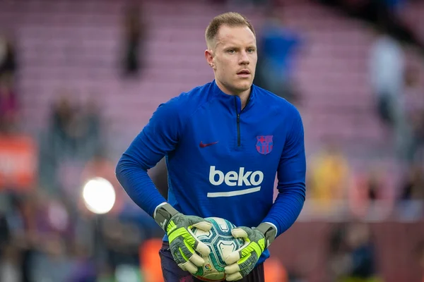 Ter Stagen desfalca Barcelona e Arthur ficará mais 3 semanas fora