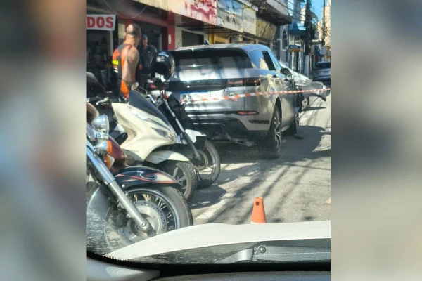 Motorista de carro de luxo mata ciclista atropelado e foge a pé - destaque galeria Motorista de carro de luxo mata ciclista atropelado e foge a pé - destaque galeria