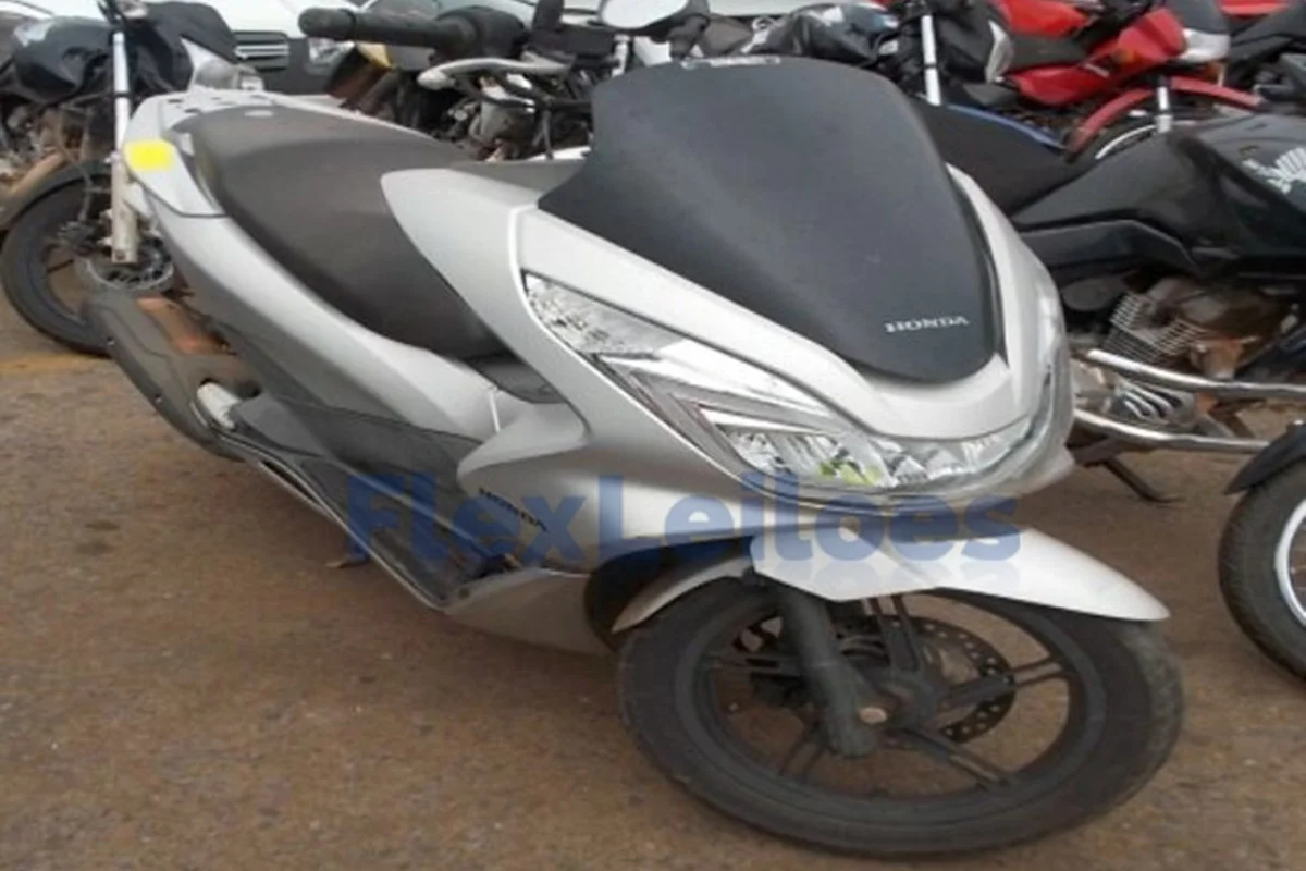 Honda PCX 150 2017 R$ 1,2 mil Honda PCX 150 2017 R$ 1,2 mil