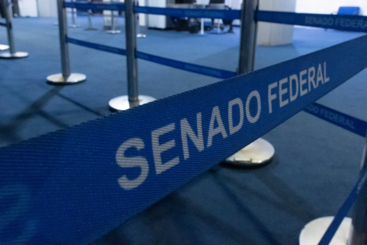 Senado inclui partidos em controle contra lavagem de dinheiro
