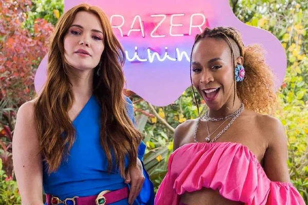 Marcela McGowan e Karol Conká em Prazer, Feminino