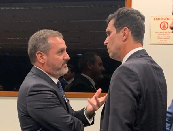 Chefe da PF ouve apelo de bolsonarista