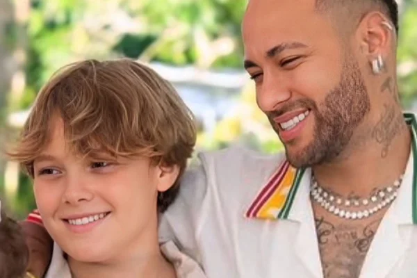 Filho de Neymar, Davi Lucca celebra estreia do pai na Copa e prevê gol: "Vai sair" - Metrópoles