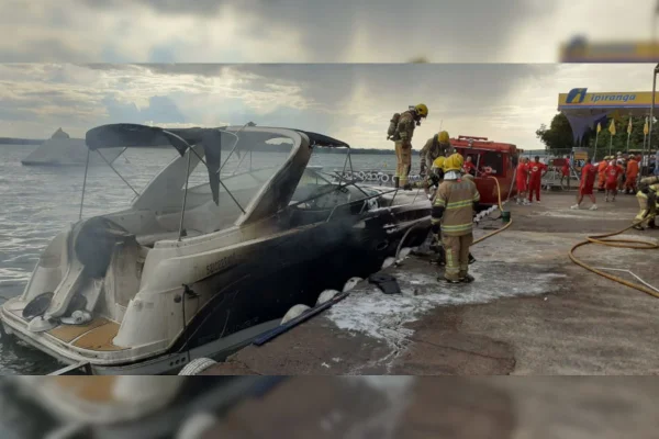 bombeiros reparando barco