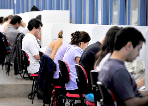 GDF suspende concursos públicos por tempo indeterminado