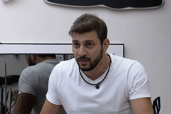 BBB21: Caio é eliminado do reality com 70,22% dos votos