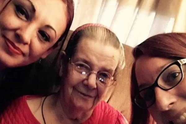 Idosa de 90 anos escreve carta na qual pede para ser amiga de vizinhos