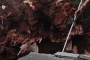 Temporal estaria relacionado com entrada de frente fria na cidade. A forte chuva resultou em quedas de árvores e destelhamentos Temporal estaria relacionado com entrada de frente fria na cidade. A forte chuva resultou em quedas de árvores e destelhamentos