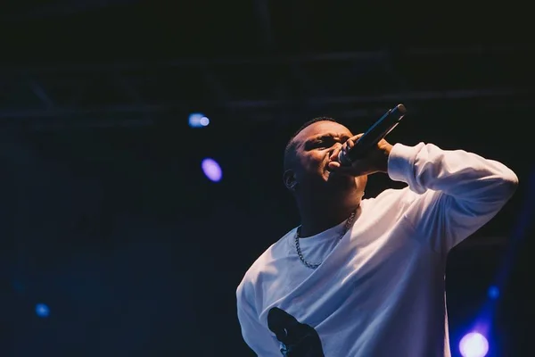 Djonga lança nova música e clipe, Recadin pros Falador