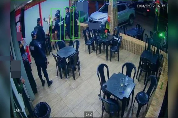 DF: advogada agride e xinga PMs após se recusar a pagar conta de bar