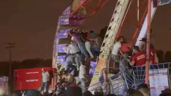 Vídeo: brinquedo de parque de diversões trava e fere 8 pessoas em MG