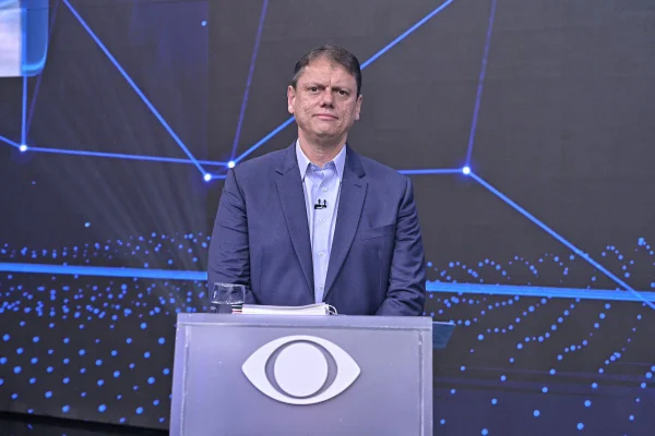 Tarcísio em debate em São Paulo