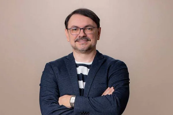 Rossandro Klinjey convida para reflexão sobre autocuidado e autoamor