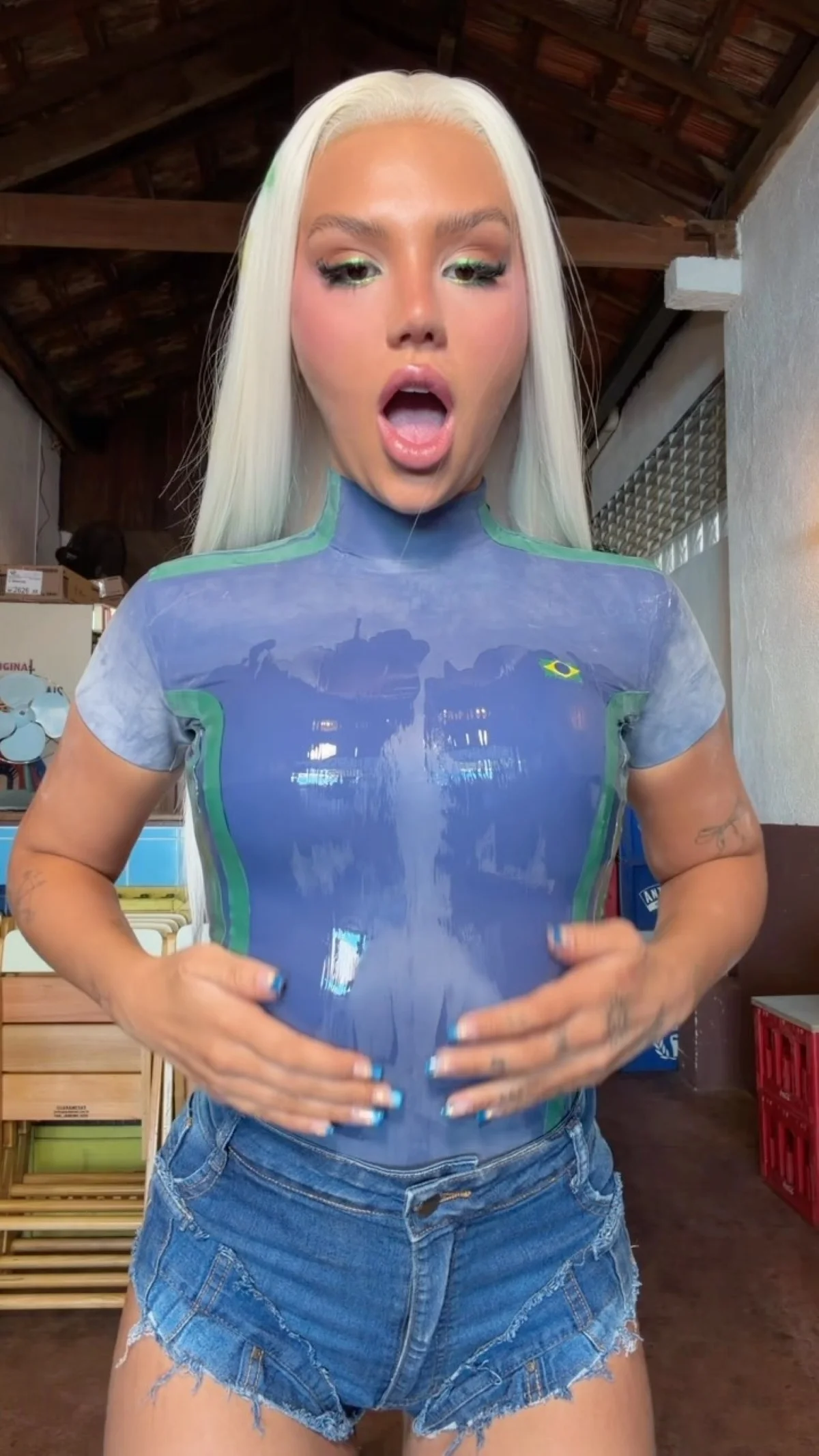 Blusa molhada Blusa molhada