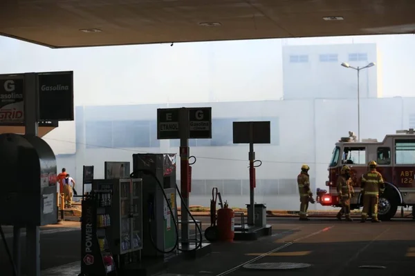 Supermercado que pegou fogo no DF corre o risco de desabar