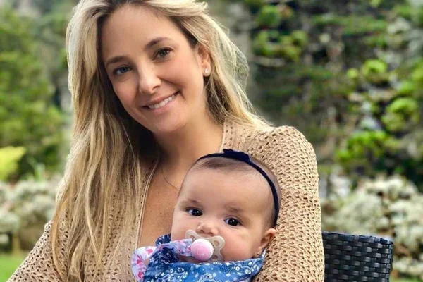 Ticiane Pinheiro encanta web ao mostrar Manuella e a avó juntinhas