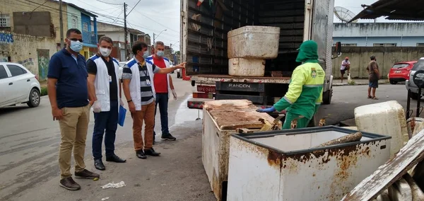 Vigilância encontra 300kg de carne podre em feira de Maceió