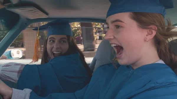 Veja o trailer de Booksmart com Beanie Feldstein; irmã de Jonah Hill