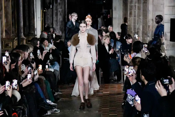 Simone Rocha londres fashion week desfile - metrópoles