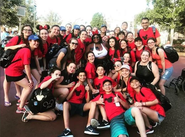 Jojo Todynho vira sensação em um grupo de turistas na Disney - destaque galeria Jojo Todynho vira sensação em um grupo de turistas na Disney - destaque galeria