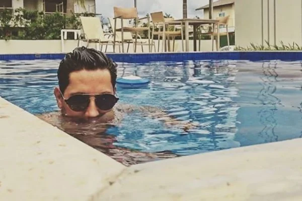 Que isso, coleguinha?! Irmão de Simone e Simaria chama atenção na web