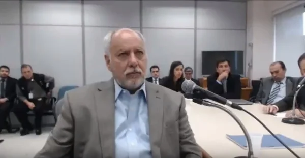 imagem colorida de ex-