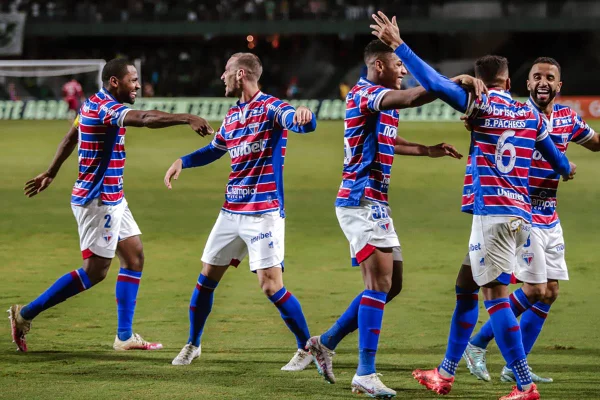 Fortaleza x Fluminense: onde assistir, horário e escalações