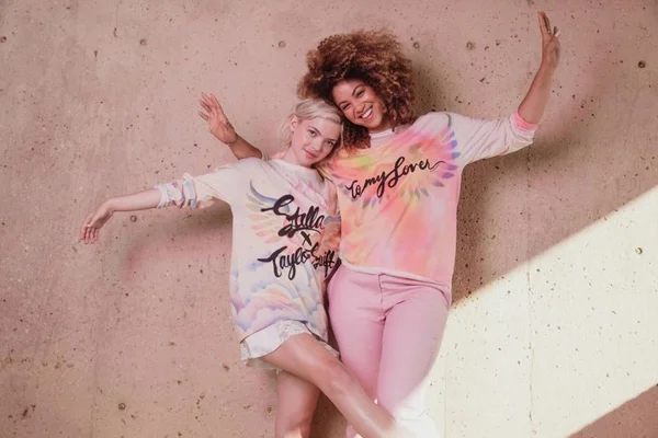 Taylor Swift celebra novo álbum em collab com Stella McCartney