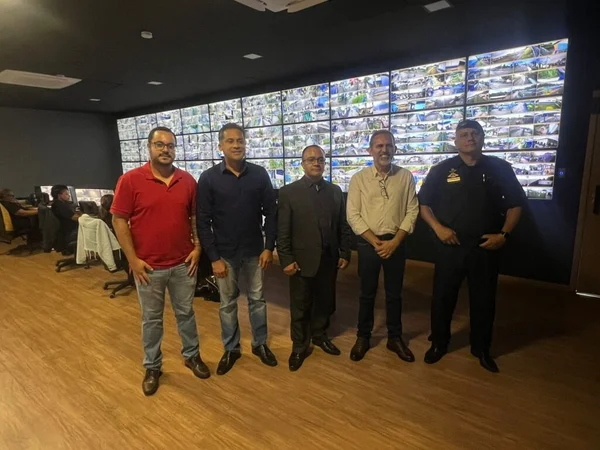 imagem colorida secretarios aparecida videomonitoramento