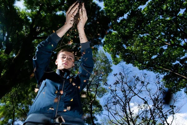 “Ele merecia”, diz jovem que deu “Prêmio Exterminador” a ministro