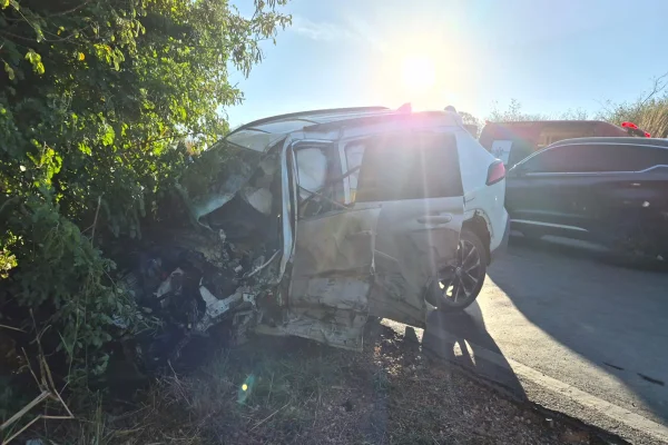 Motorista cochila e provoca acidente com caminhões na MGC-122, em MG