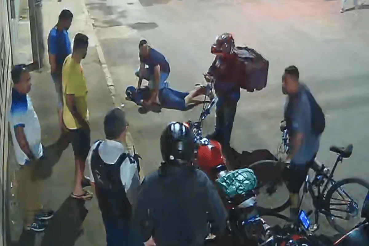 Vigilante do Metrô-DF ajuda dono a recuperar carro roubado em estação