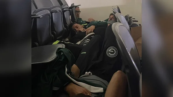 Com medo de torcida do Vasco, comissão do Goiás se esconde em camarote
