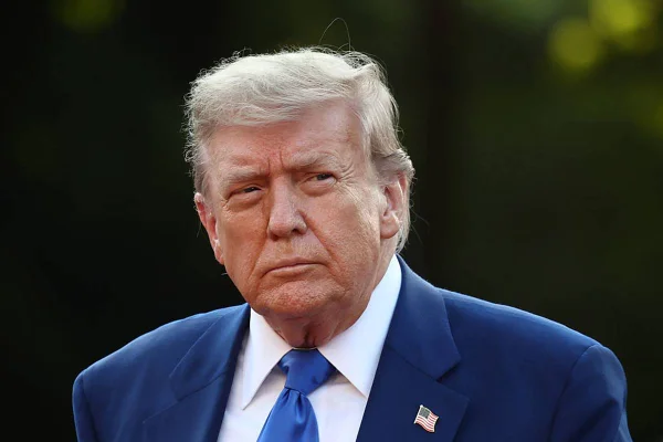 Imagem colorida de Donald Trump