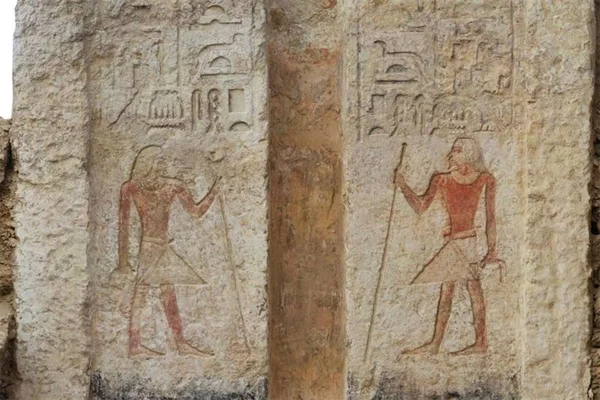 Imagem colorida de tumba encontrada no Egito - Metrópoles