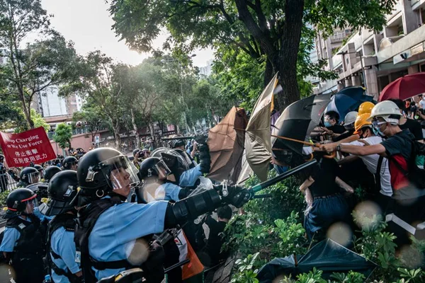 Hong Kong: manifestantes voltam às ruas em protesto contra governo