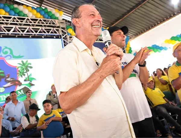 imagem colorida de omar aziz